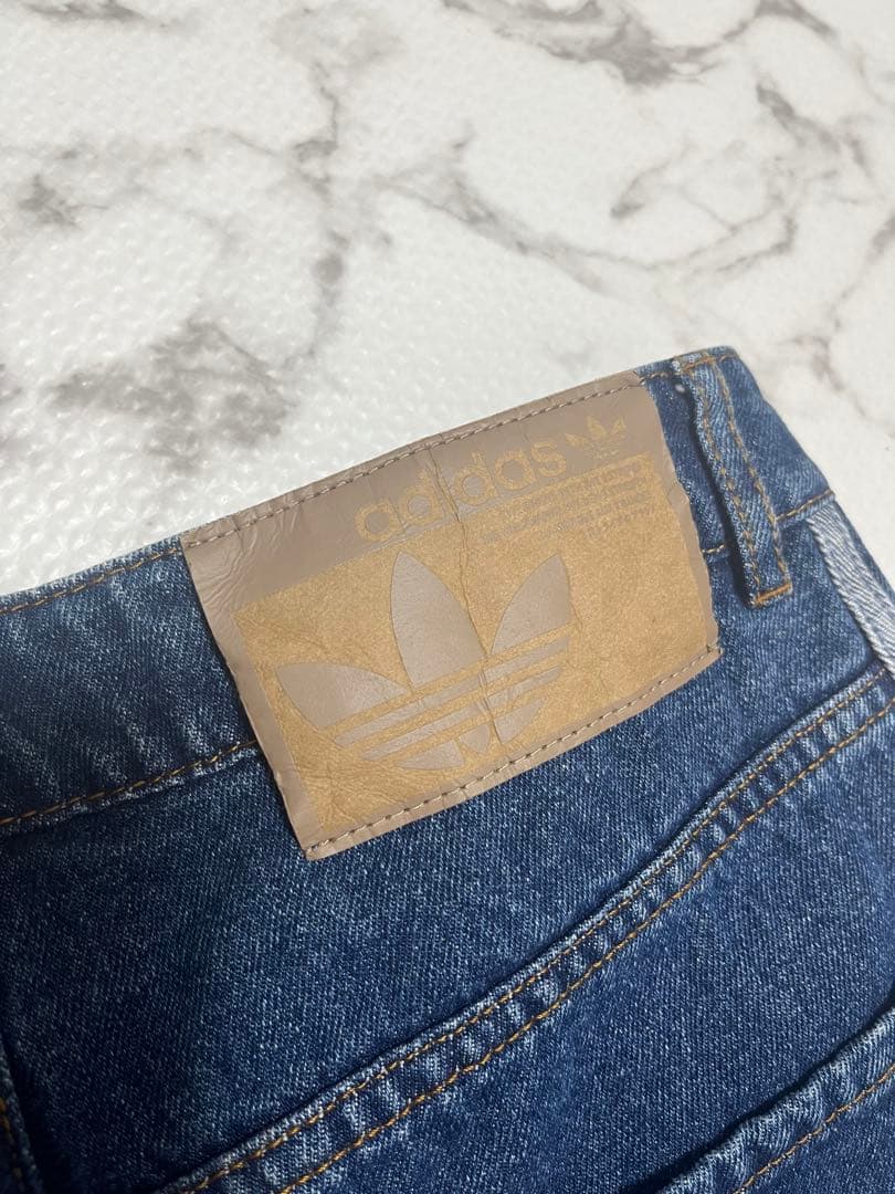 最終値下げ〜adidas デニムパンツ 刺繍ロゴ